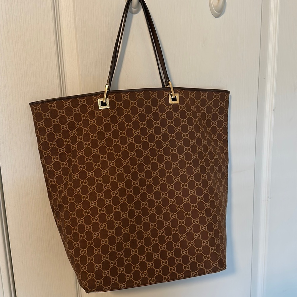 GUCCI brown/beige GG Tote 2 interior zippered pockets Authentic Classic Canvas